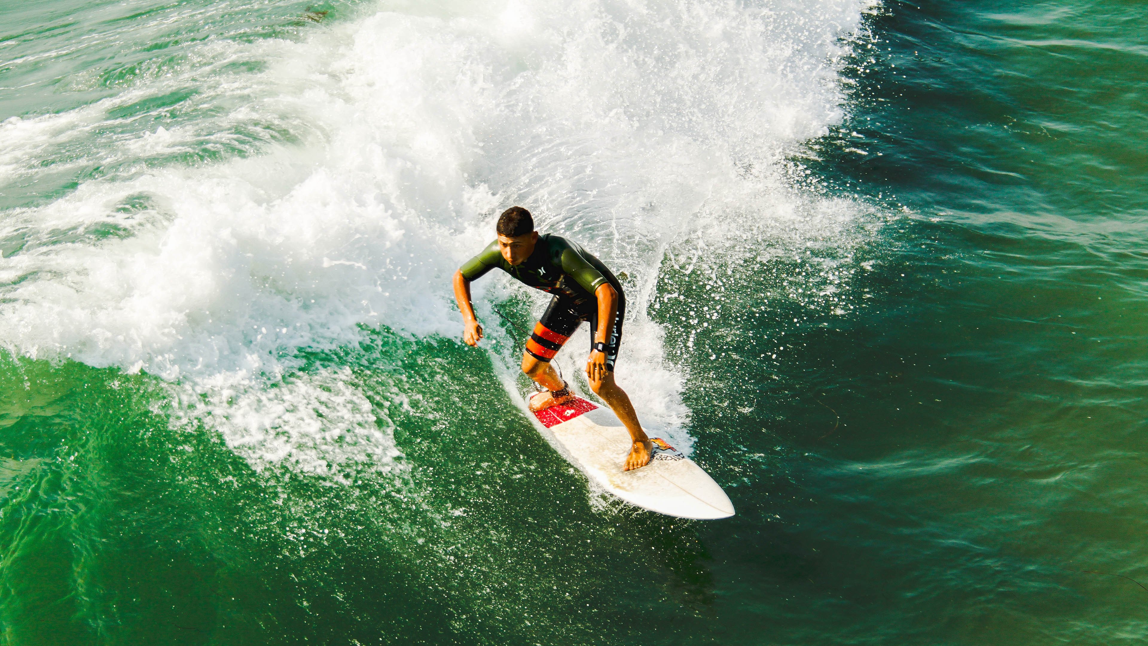 “法甲争冠激烈，压力之下豪门表现不俗”，法甲竞争激烈