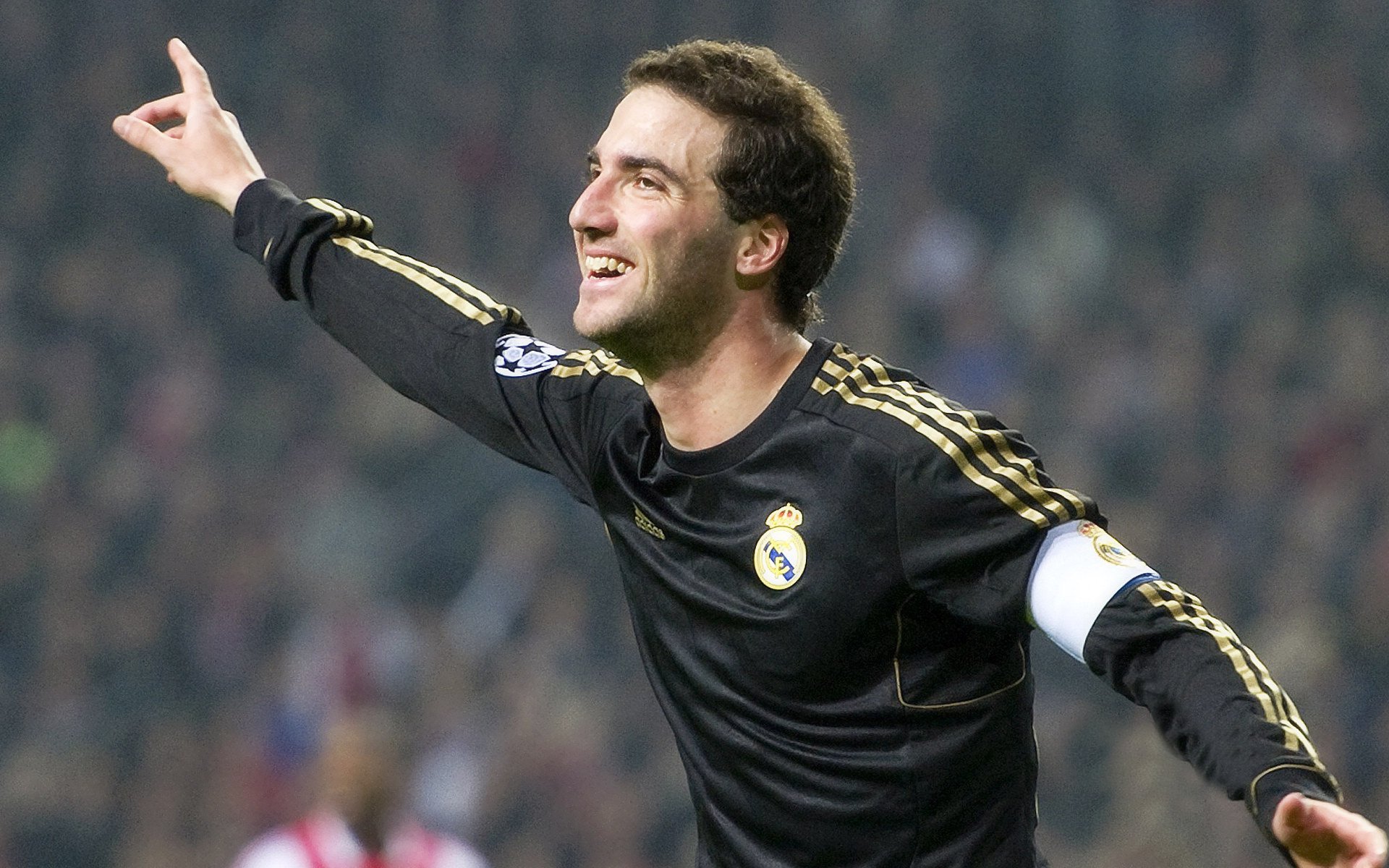 开云体育开云-“英超争冠迷局：胜负瞬间决定未来格局”，英超争4